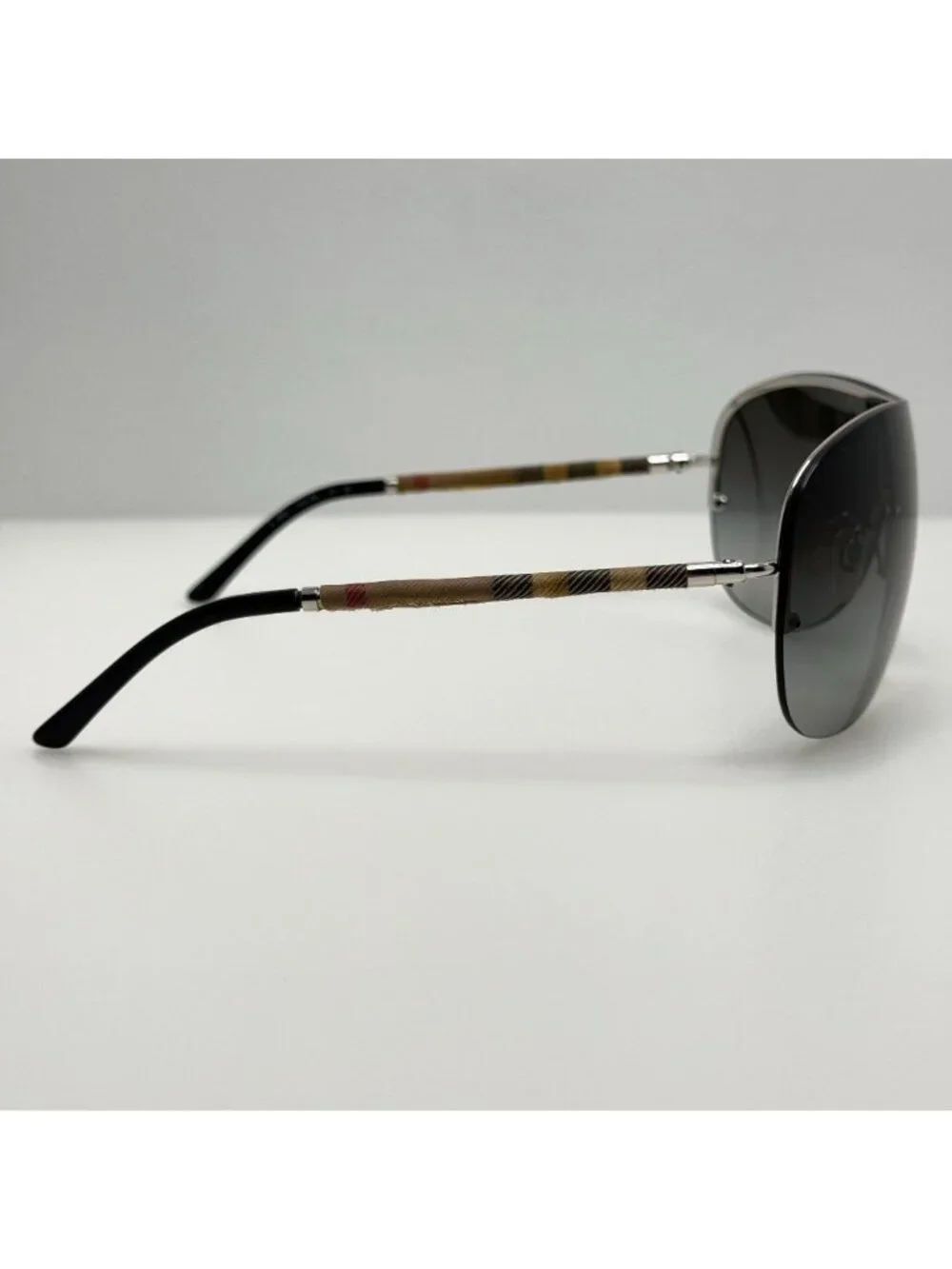 Burberry Sunglasses B 3063 1005/8G Italy 3N 125